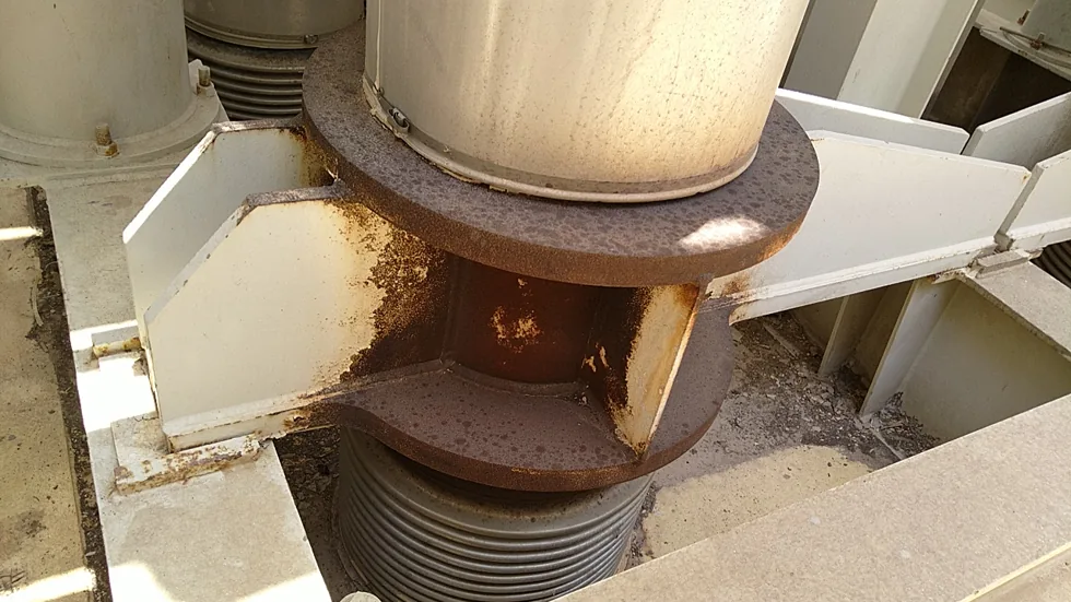 Upper HP support flange and metal bellows as found during the survey